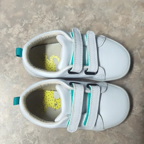 Kids White and Teal Shoes from Ten Little Size 9 - Picture 3 of 5